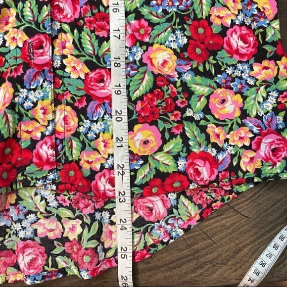 Vintage GUESS Floral Button Down Top - Picture 6 of 9